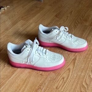 Nike Air Force 1 Size 8.5 White and Pink